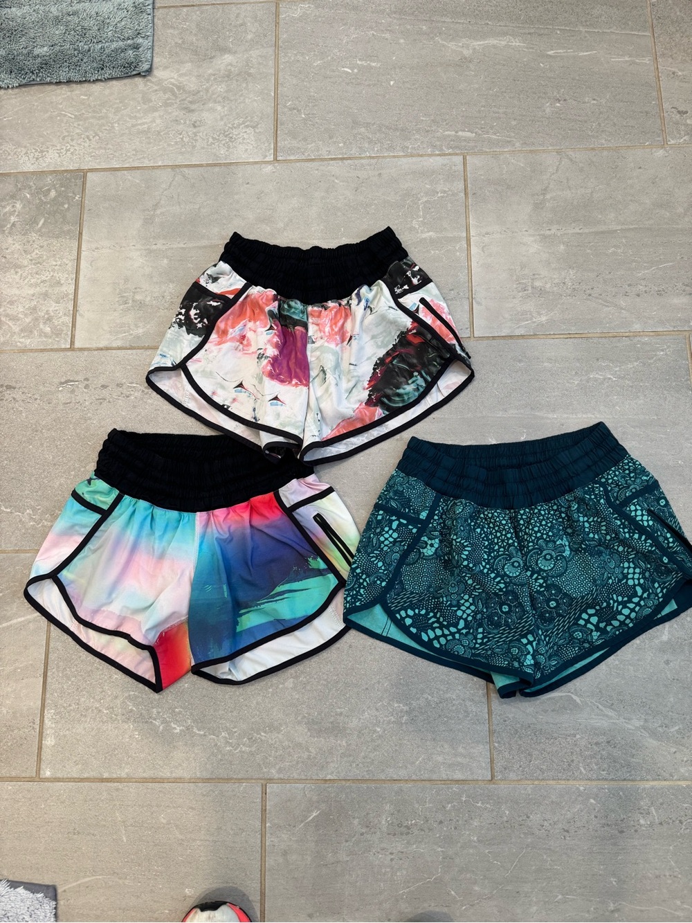 Lululemon tracker shorts size 6